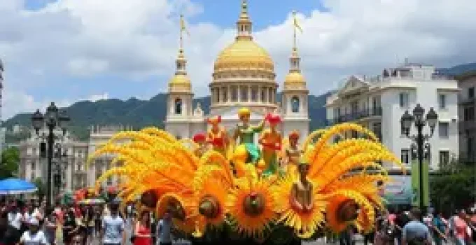 Santos espera mais de 400 mil turistas no feriado de Carnaval