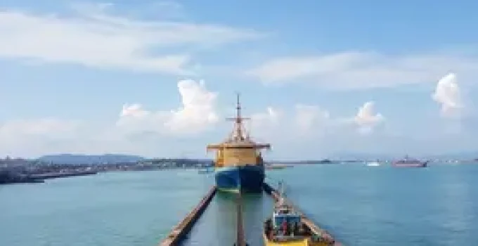 canal de acesso do Porto de Santos