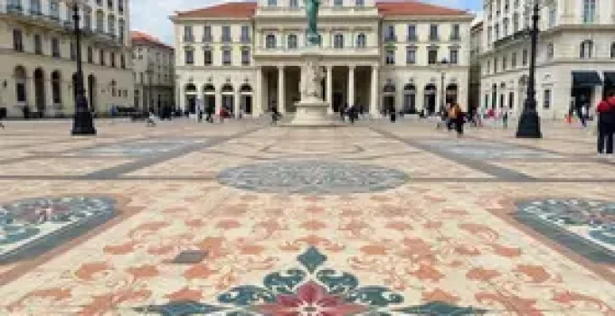 Restauro da Praça da Independência